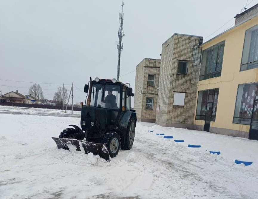 Работы по расчистке дорог от снега в Новопушкинском МО..