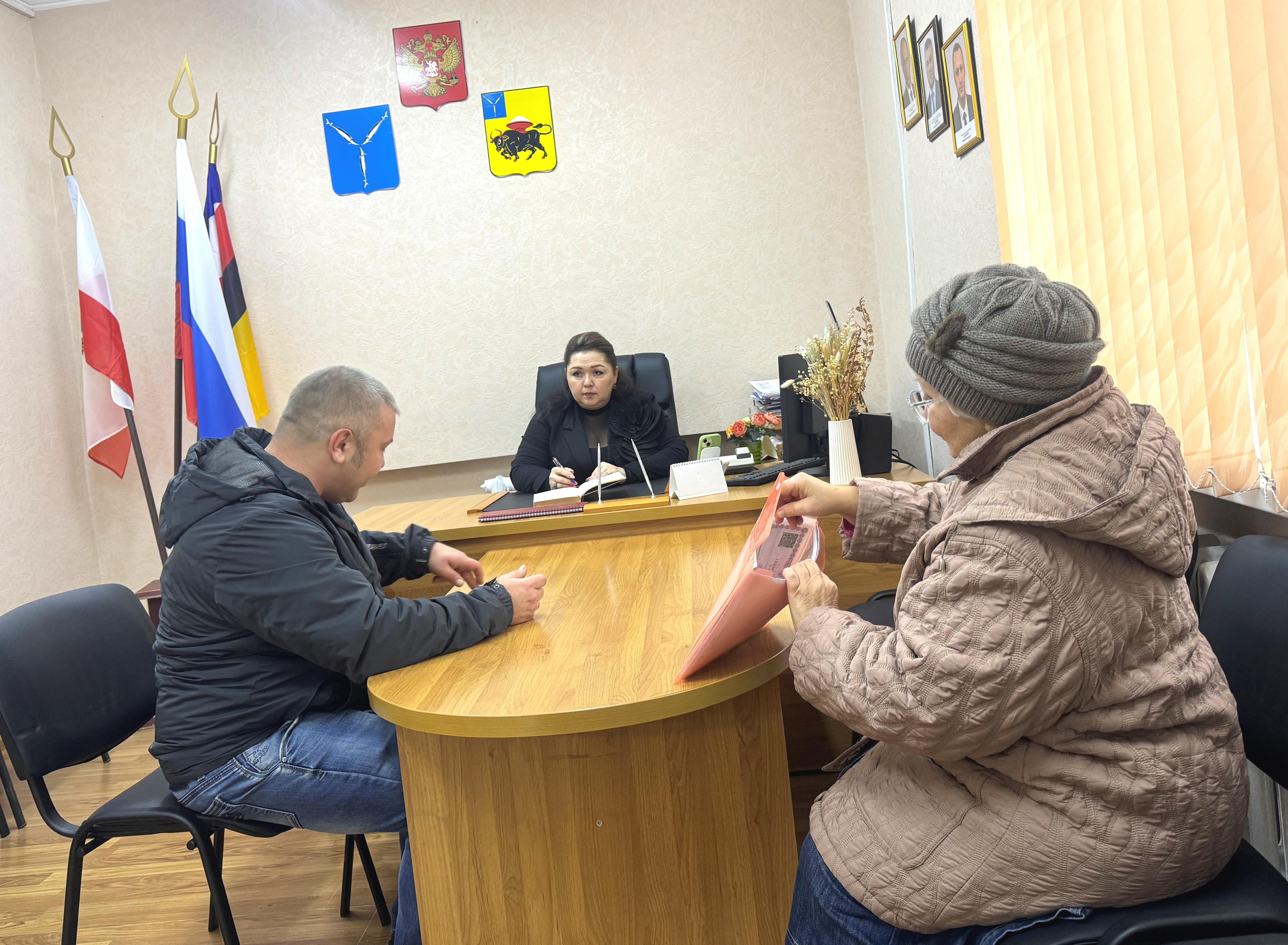 Прием главы жителей п. Коминтерн..