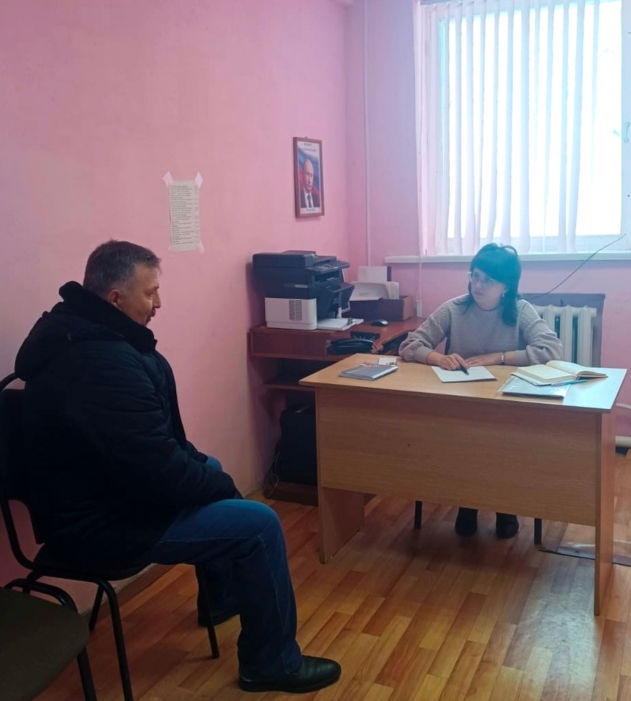 Личный прием жителей п. Лощинный.