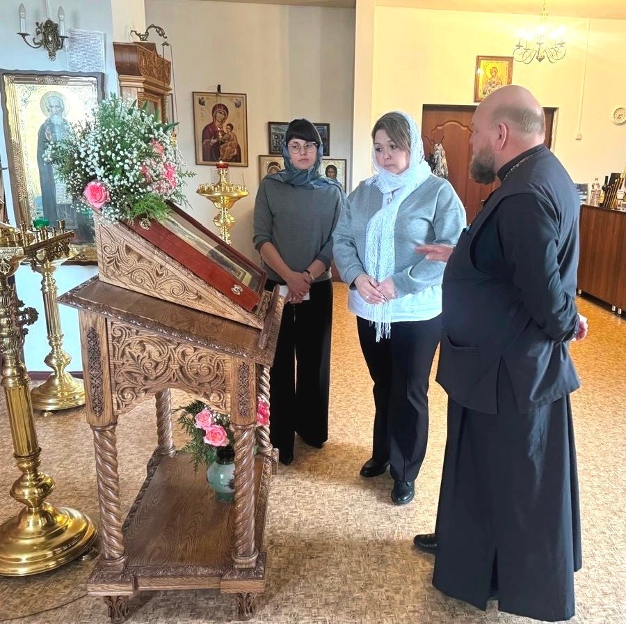Встреча главы со священником храма в п. Новопушкинское.