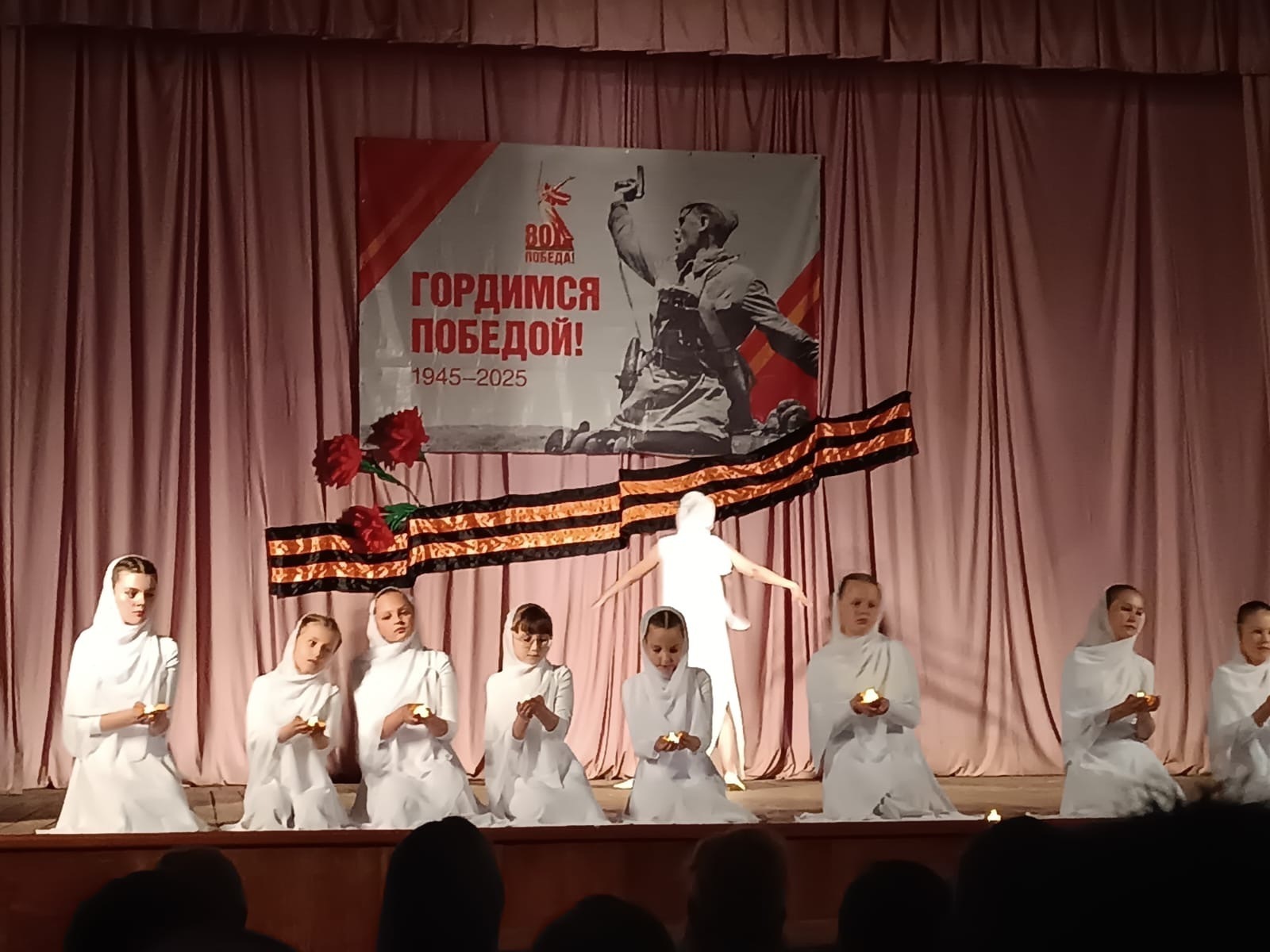 Праздничные концерты ко Дню Победы.