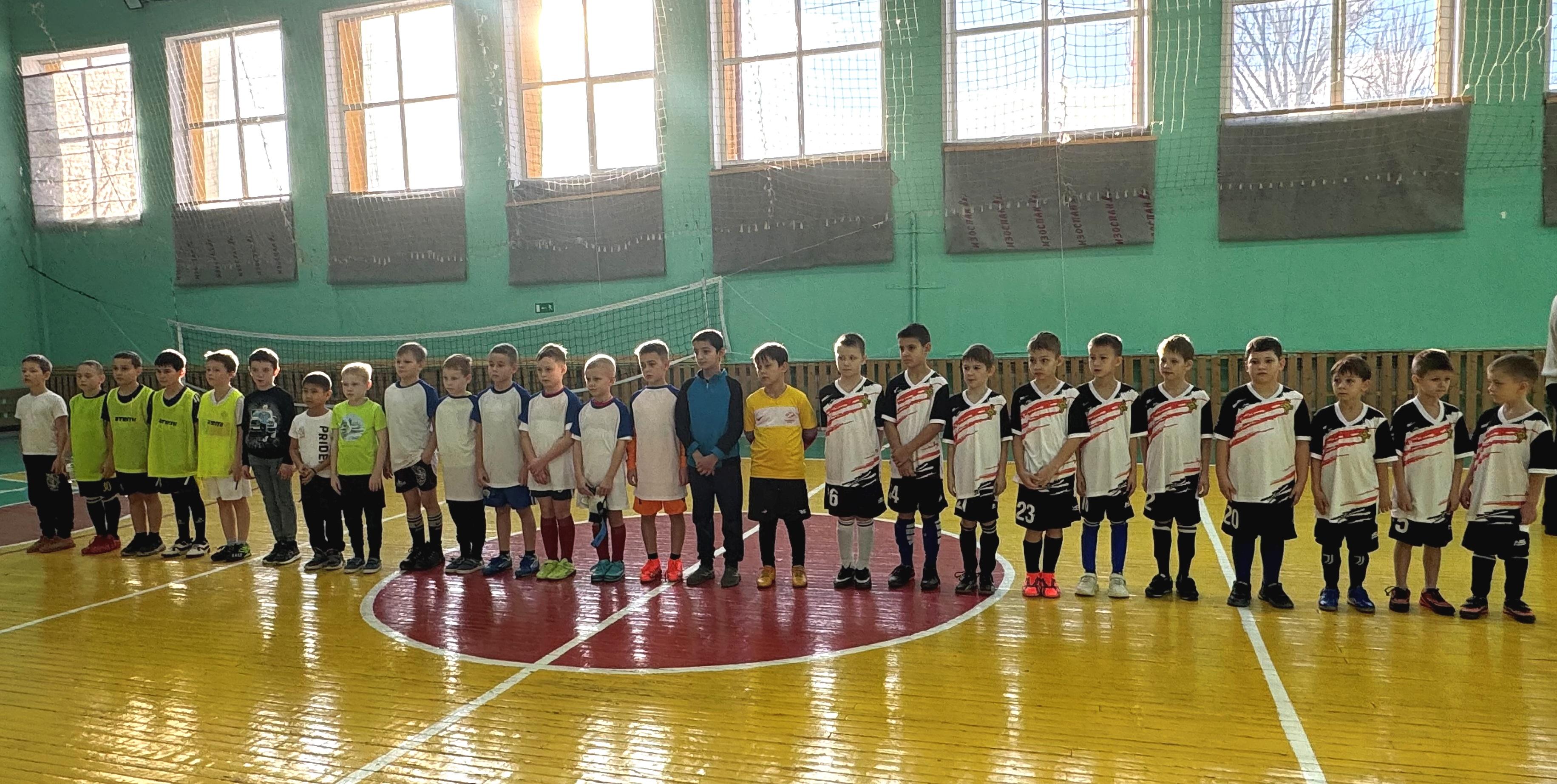 В п. Новопушкинское состоялся турнир по мини - футболу.